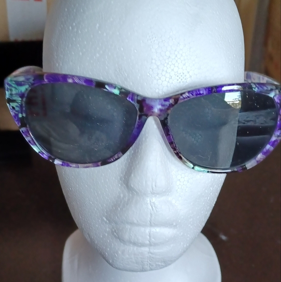 Women's Purple botanical cat eye sunglasses - Picture 2 of 4